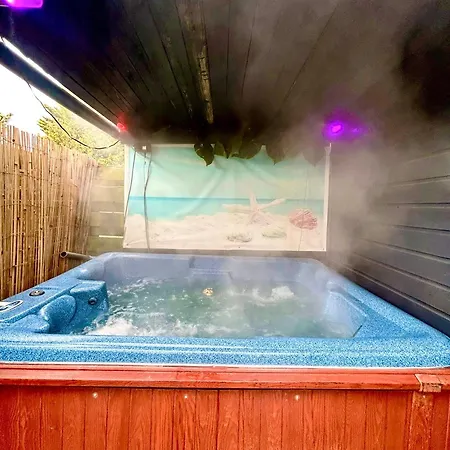 Holiday home Cozy With Jacuzzi & Private Garden Near Amsterdam *