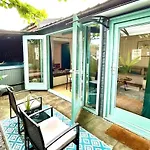 Cozy Comfortable House With Jacuzzi & Private Garden Near Amsterdam