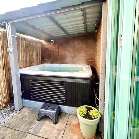 펜션 Cozy House With Private Jacuzzi & Garden Between Amsterdam Haarlem And Schiphol Airport Vijfhuizen