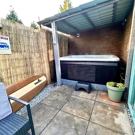 Hébergement de vacances Cozy House With Private Jacuzzi & Garden Between Amsterdam Haarlem And Schiphol Airport