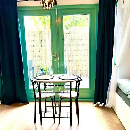 Дом отдыха Cozy House With Private Jacuzzi & Garden Between Amsterdam Haarlem And Schiphol Airport