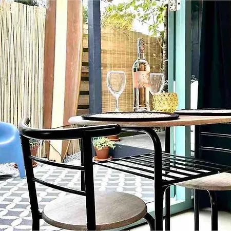 Cozy House With Private Jacuzzi & Garden Between Amsterdam Haarlem And Schiphol Airport Hébergement de vacances *