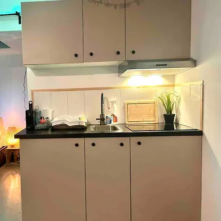 Cozy House With Private Jacuzzi & Garden Between Amsterdam Haarlem And Schiphol Airport Vijfhuizen