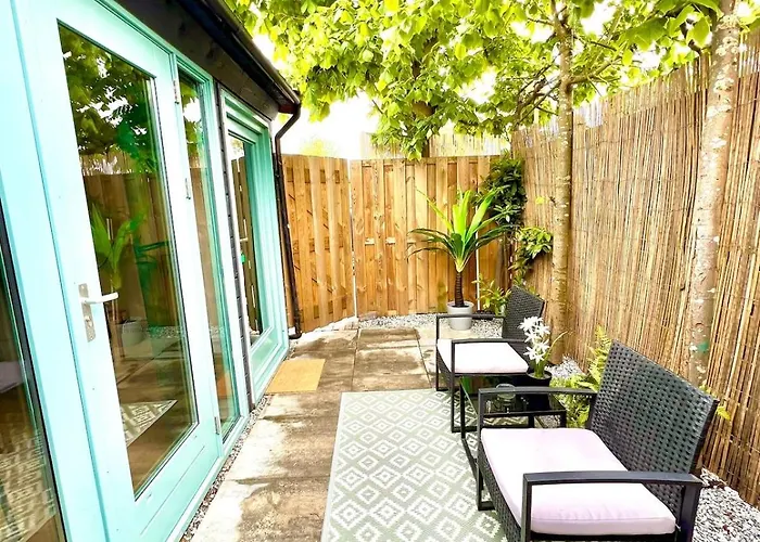 Cozy Comfortable House With Jacuzzi & Private Garden Near Amsterdam 펜션 Vijfhuizen