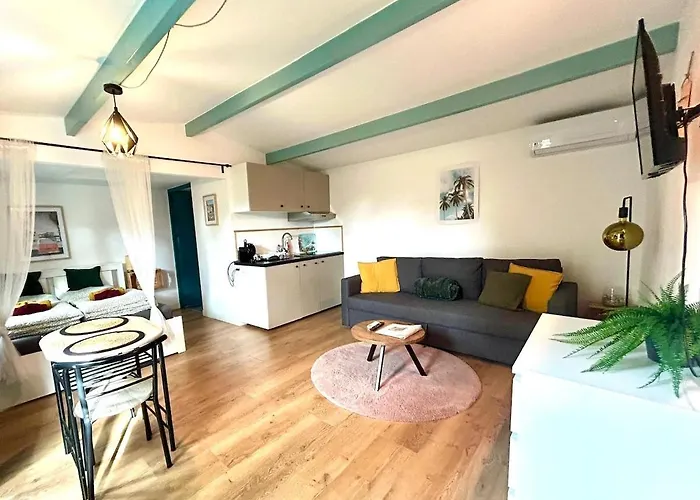 Caribbean Style House With Jacuzzi&private Garden Near Amsterdam Vakantiehuis *