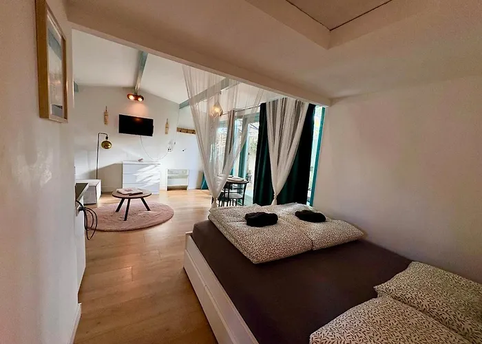 Caribbean Style House With Jacuzzi&private Garden Near Amsterdam Vakantiehuis