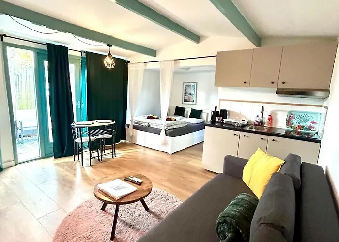 Caribbean Style House With Jacuzzi&private Garden Near Amsterdam Vakantiehuis Vijfhuizen