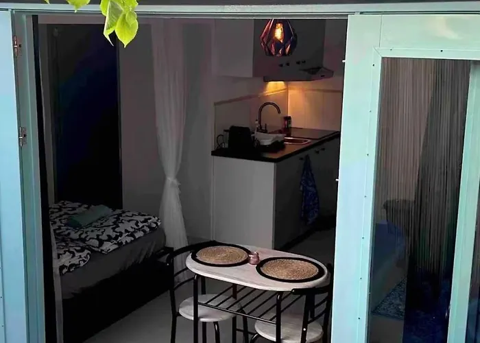 Caribbean Style House With Jacuzzi&private Garden Near Amsterdam Vakantiehuis *